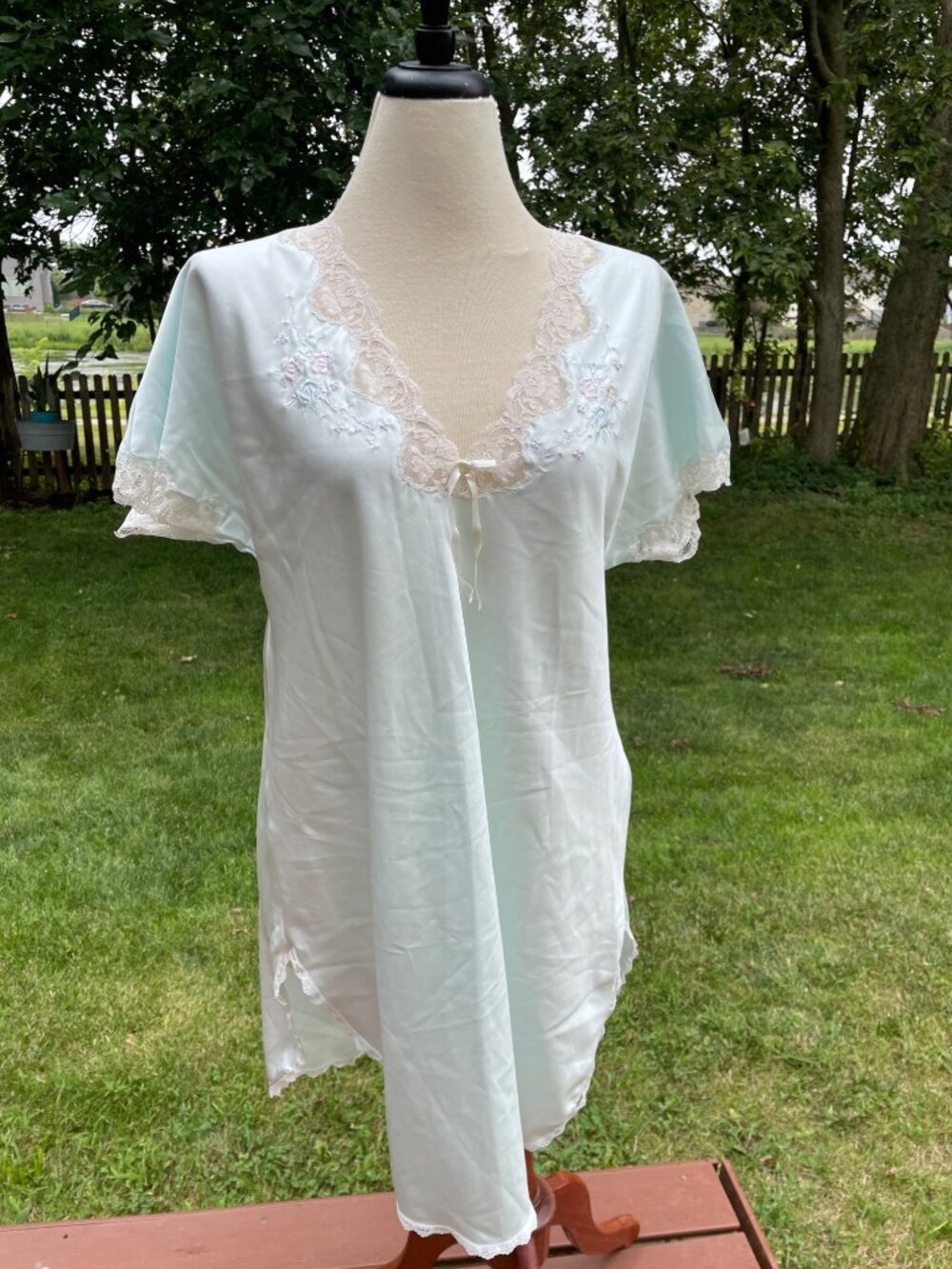 Vintage Sara Beth Nightgown Lace Trim Embroidered Floral Design Light Blue L